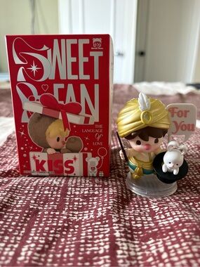 Pop Mart: Sweet Bean - The Language of Love